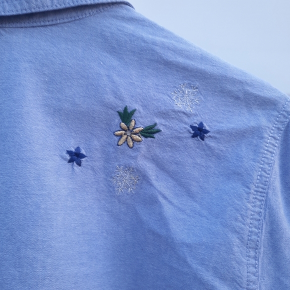 Gift Tag Christmas Button Down Top by White Stag |  L 12/14 - Picture 8 of 14